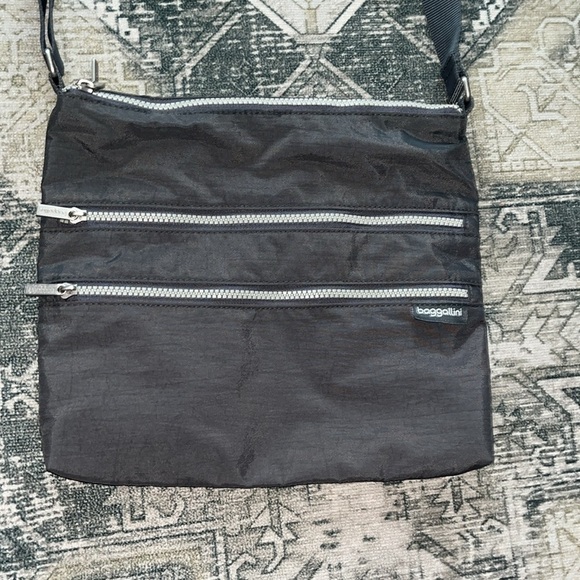 Baggallini Comrade 3-Zip Crossbody - Picture 3 of 14
